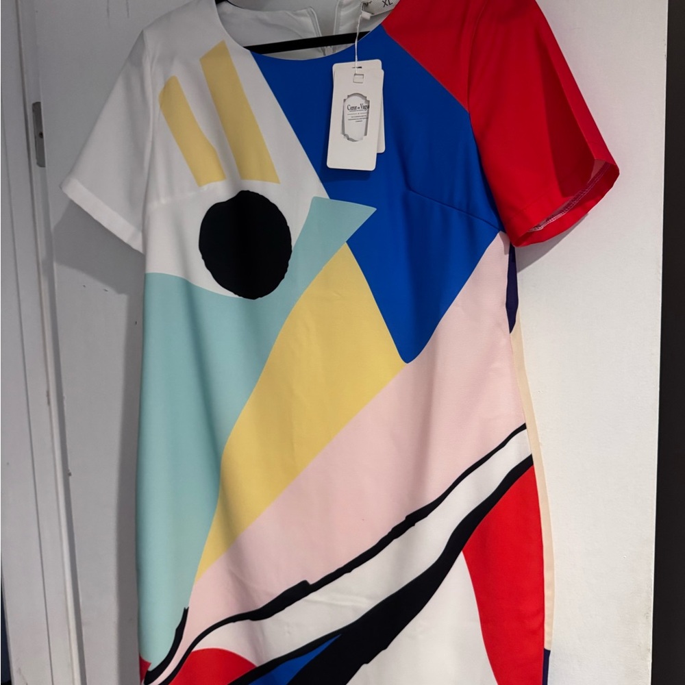 Vibrant Abstract Short Sleeve Dress